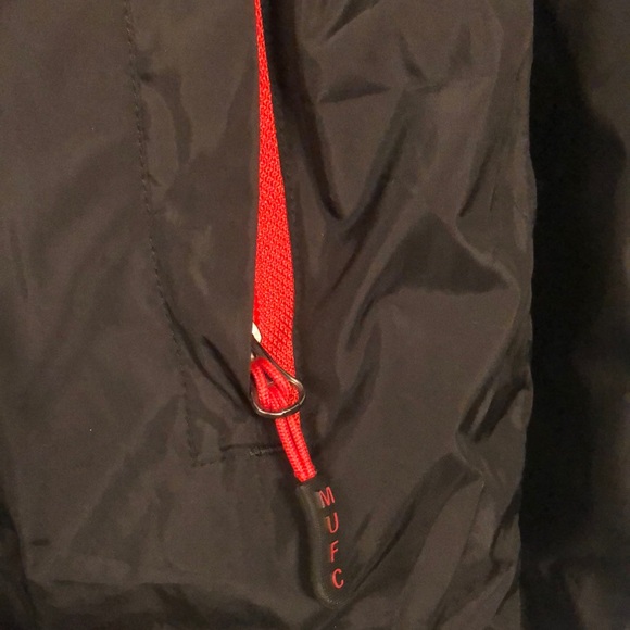 Manchester United Football Club Size S Official Soccer Raincoat Windbreaker Coat - Picture 6 of 13